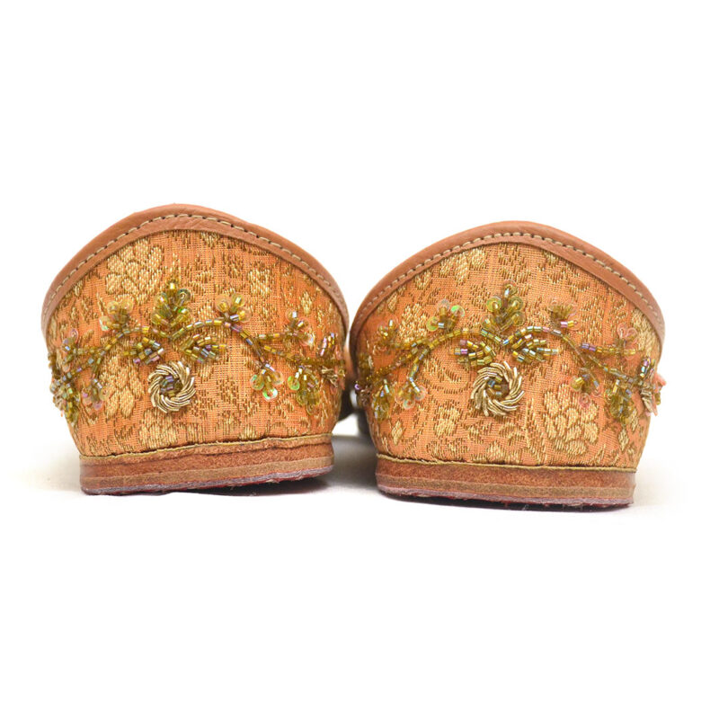 Buy-heer-embroidery-juttis-online-in-india-navelli.online