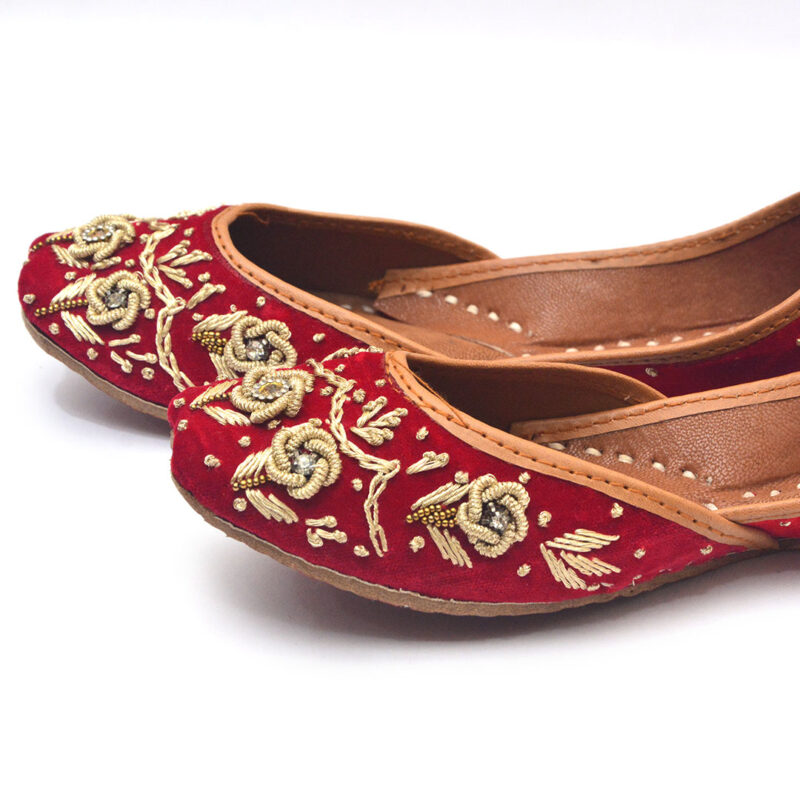 Kashidaa-Rajasthani-Jutti-for-Ladies-night-party